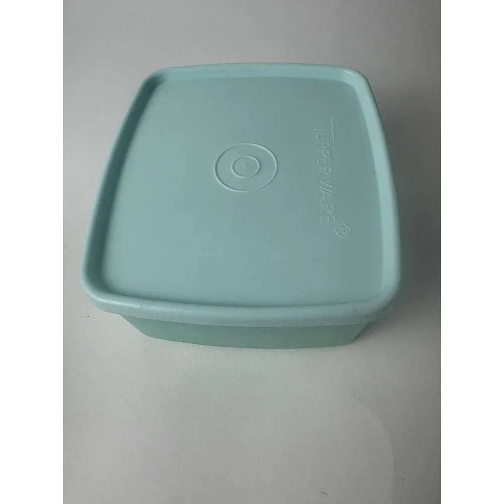 Vintage Tupperware Pastel Green‎ Storage Container 311-4 W/ Clear Lid 310-39 5